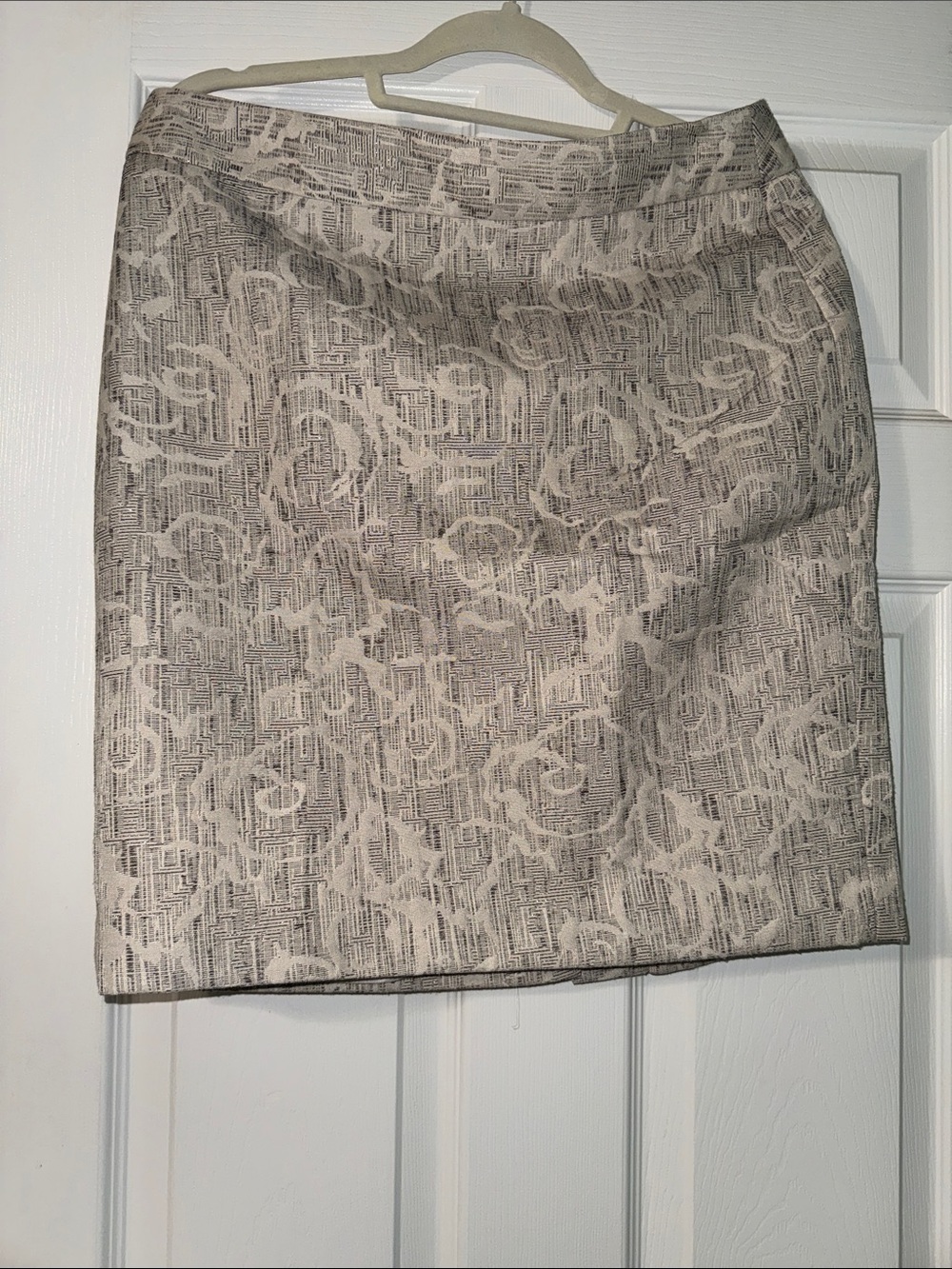 Ann Taylor Petite Neutral Textured skirt in Beige and Black - silver shimmer
